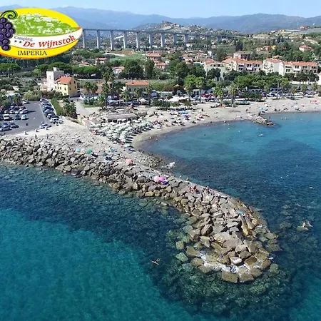Twiga Tenda Su Palafitta Imperia
