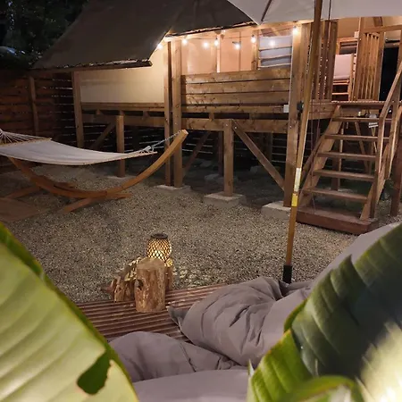 Twiga Tenda Su Palafitta * 因佩里亚
